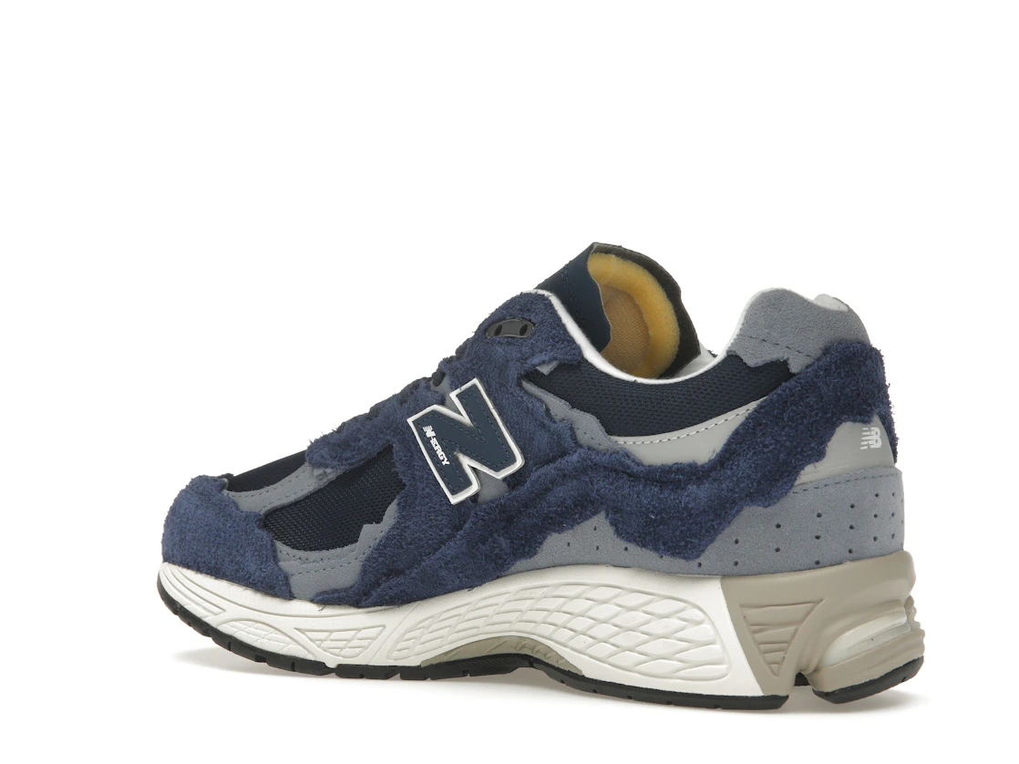 Vue 23 de New Balance 2002R Protection Pack Navy Grey