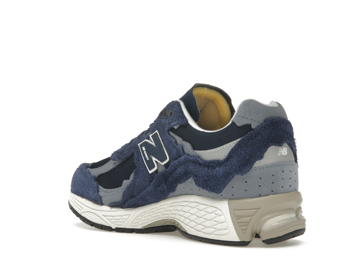 Vue 24 de New Balance 2002R Protection Pack Navy Grey