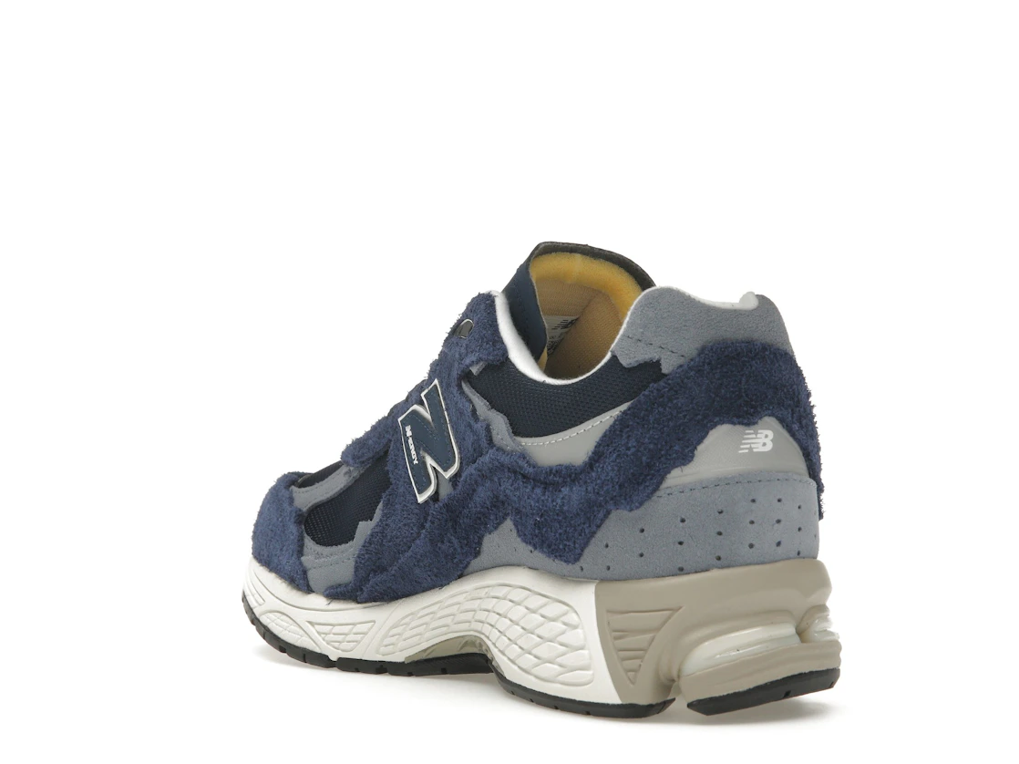 Vue 25 de New Balance 2002R Protection Pack Navy Grey