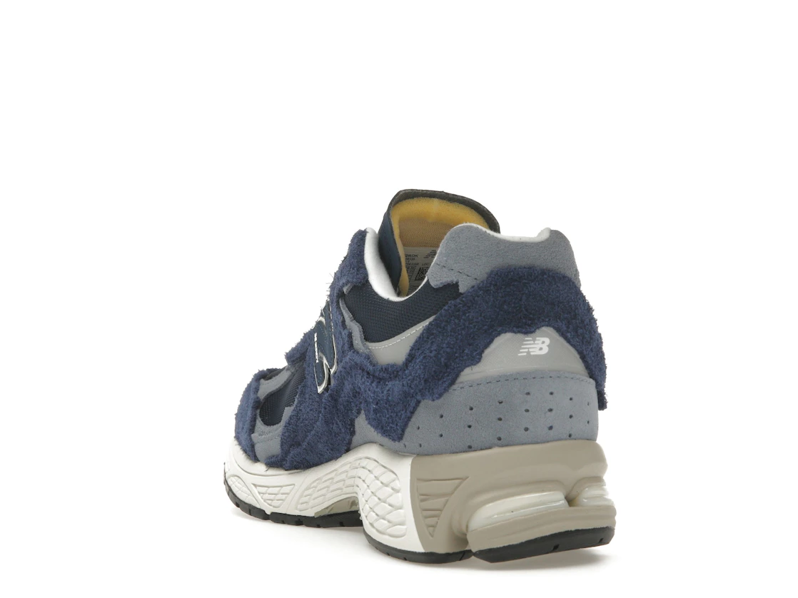 Vue 26 de New Balance 2002R Protection Pack Navy Grey