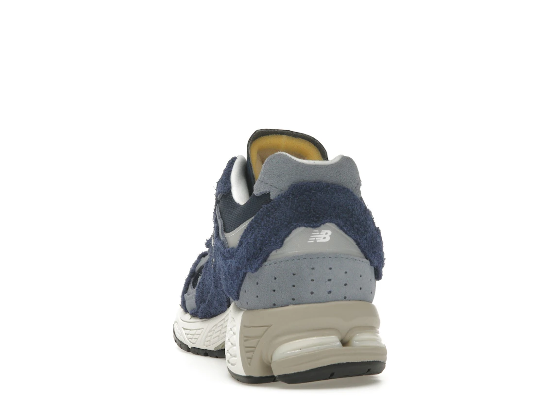 Vue 27 de New Balance 2002R Protection Pack Navy Grey
