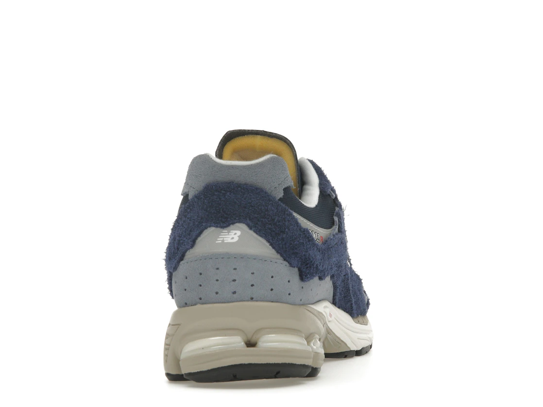 Vue 29 de New Balance 2002R Protection Pack Navy Grey
