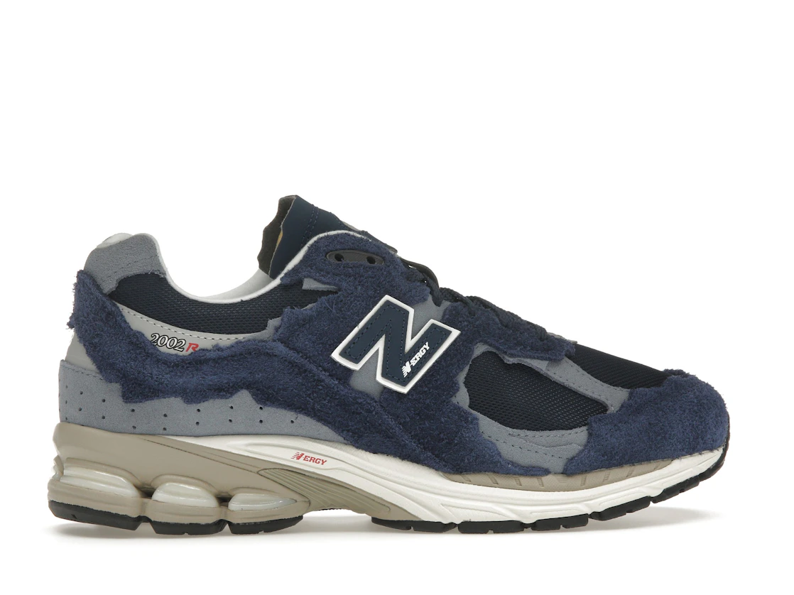 Vue 36 de New Balance 2002R Protection Pack Navy Grey