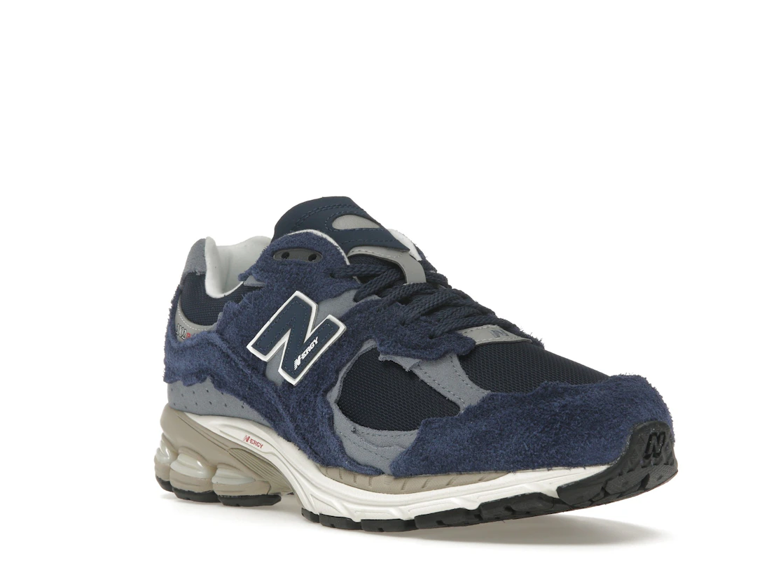 Vue 6 de New Balance 2002R Protection Pack Navy Grey