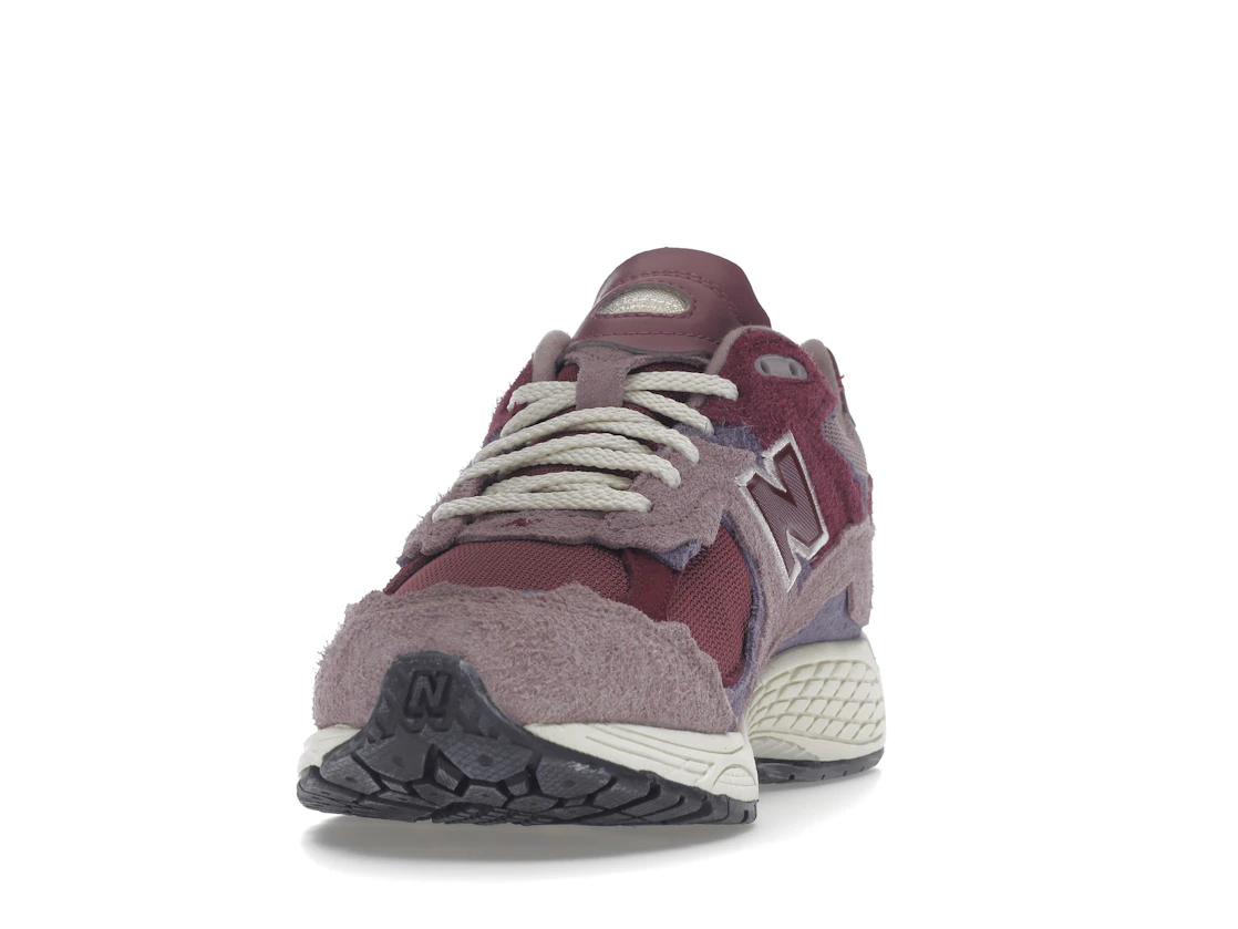 Vue 12 de New Balance 2002R Protection Pack Pink