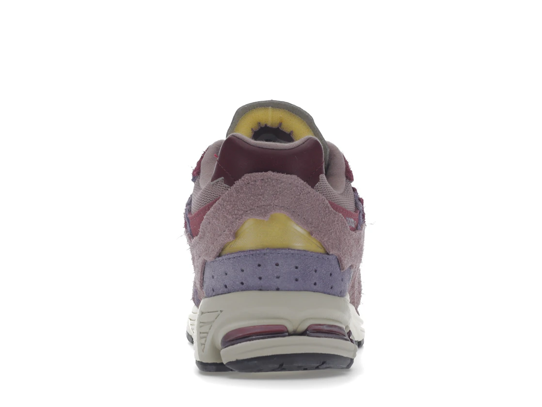 Vue 28 de New Balance 2002R Protection Pack Pink