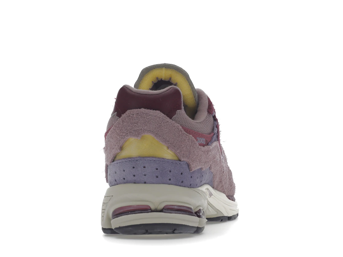 Vue 29 de New Balance 2002R Protection Pack Pink