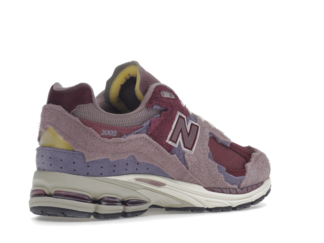 Vue 33 de New Balance 2002R Protection Pack Pink