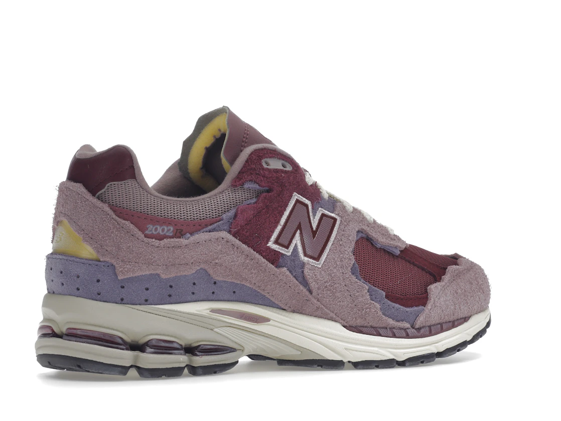 Vue 34 de New Balance 2002R Protection Pack Pink