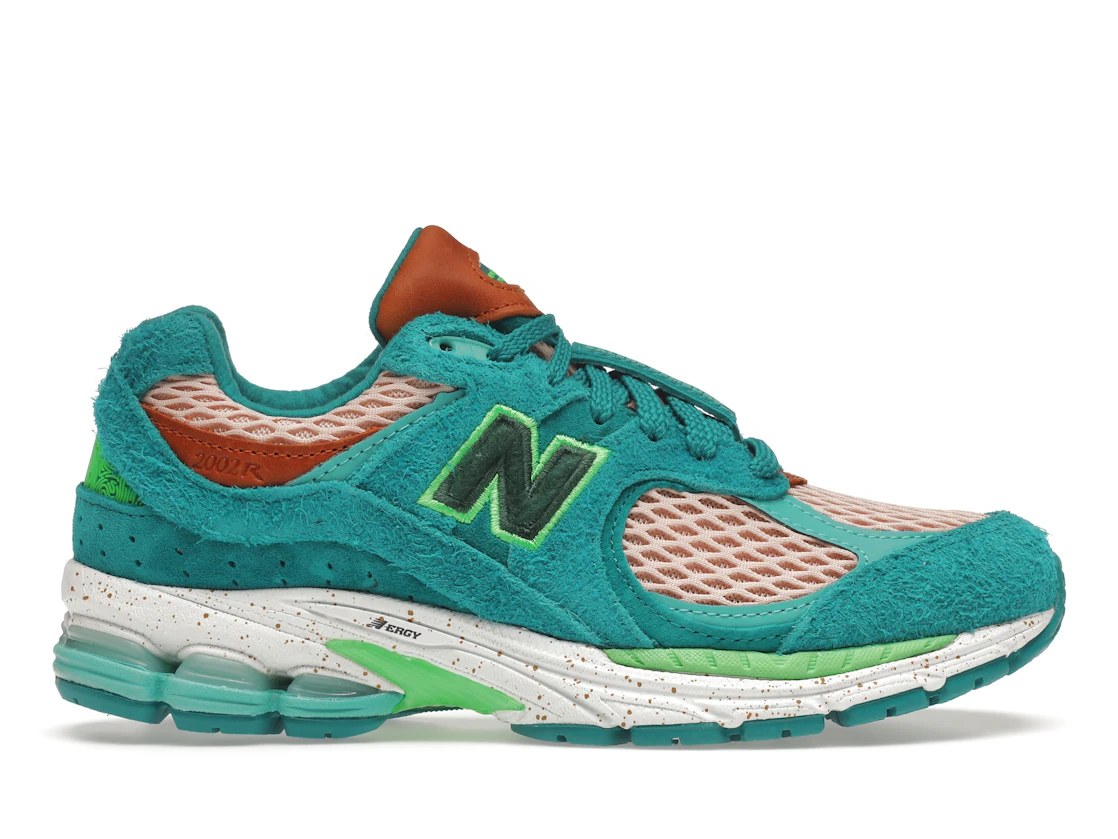 Vue 1 de New Balance 2002R Salehe Bembury Water Be The Guide
