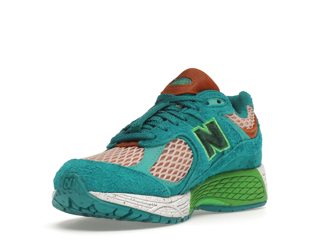 Vue 14 de New Balance 2002R Salehe Bembury Water Be The Guide