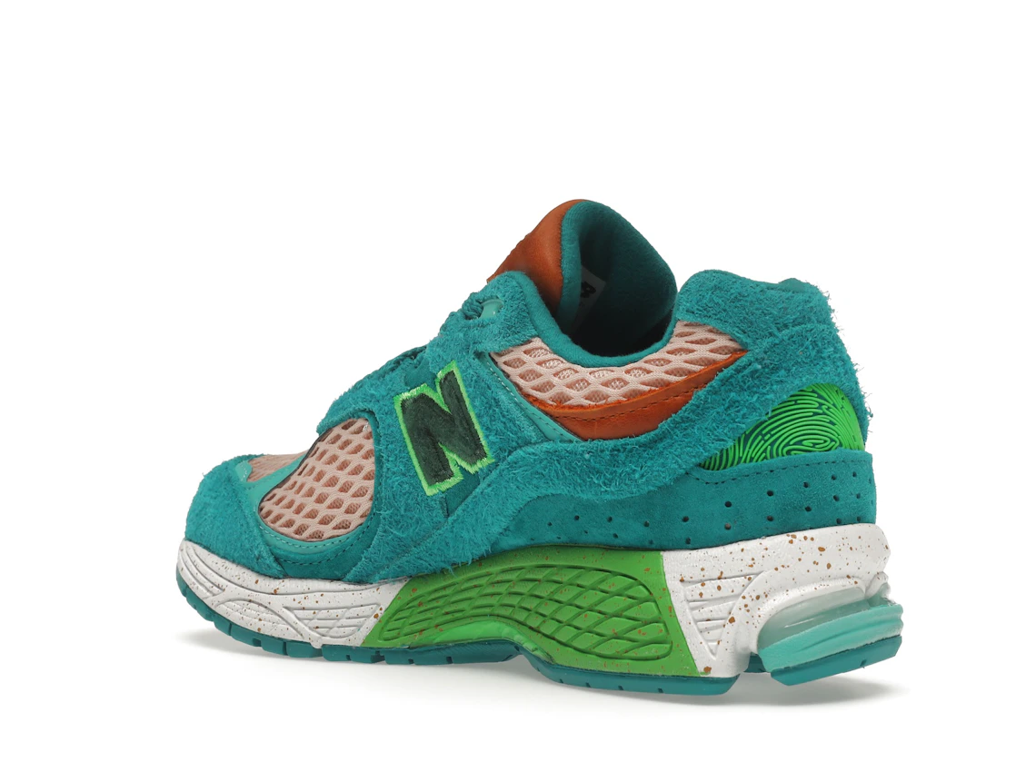 Vue 24 de New Balance 2002R Salehe Bembury Water Be The Guide