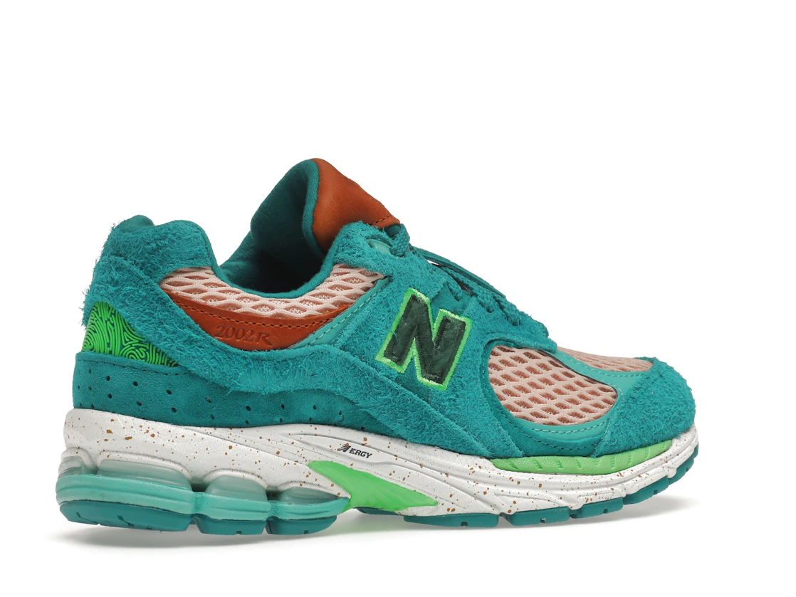 Vue 34 de New Balance 2002R Salehe Bembury Water Be The Guide