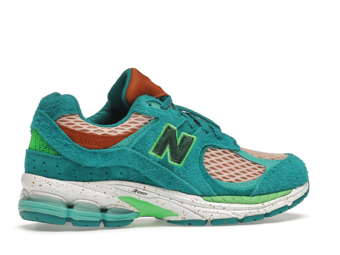 Vue 35 de New Balance 2002R Salehe Bembury Water Be The Guide