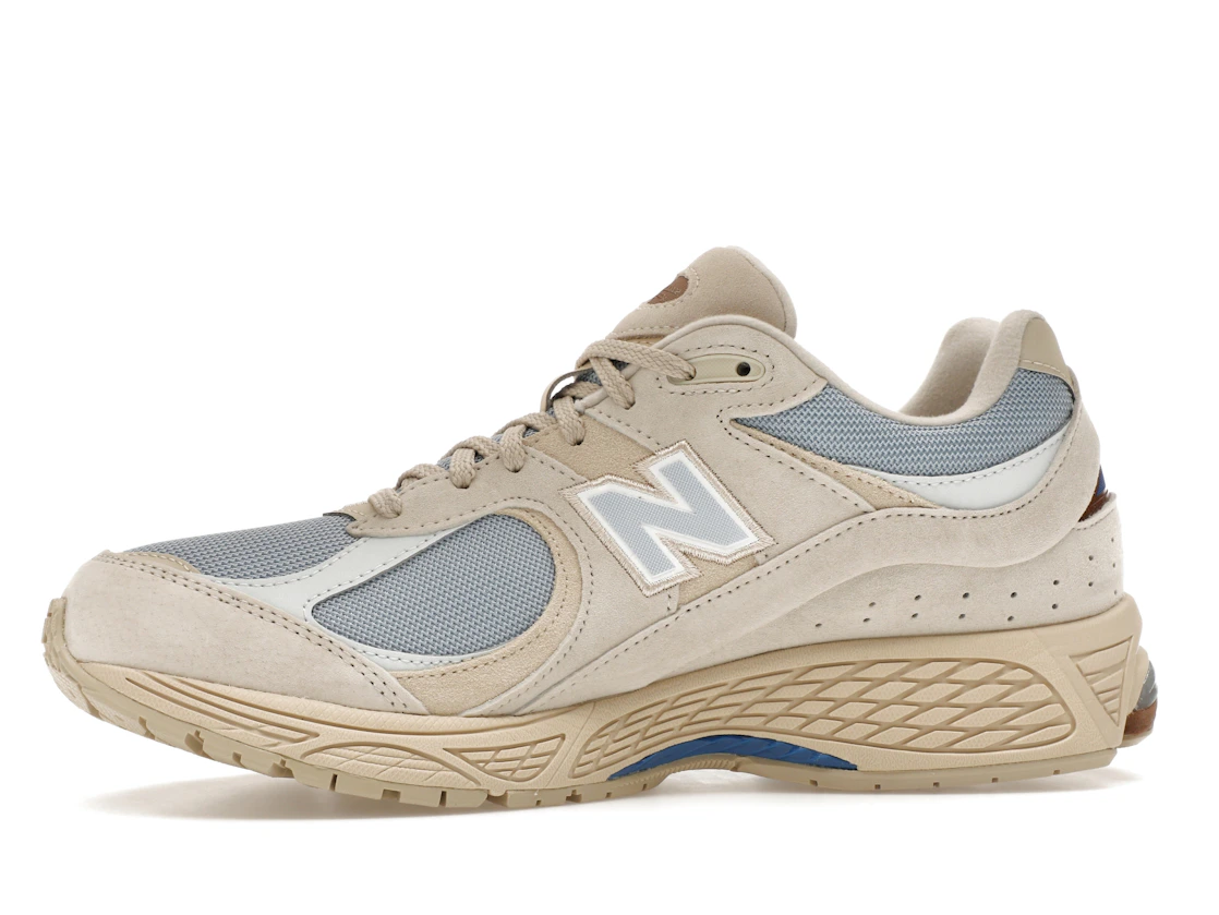Vue 18 de New Balance 2002R Sandstone Light Arctic Grey