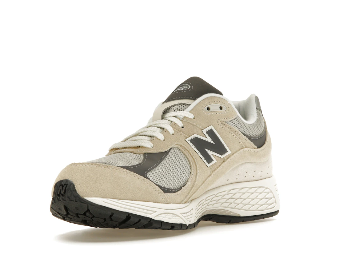 Vue 14 de New Balance 2002R Sandstone Magnet