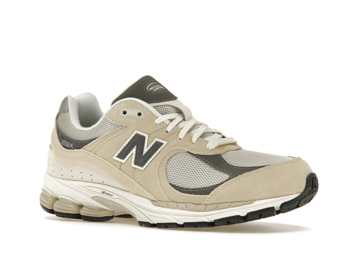 Vue 4 de New Balance 2002R Sandstone Magnet