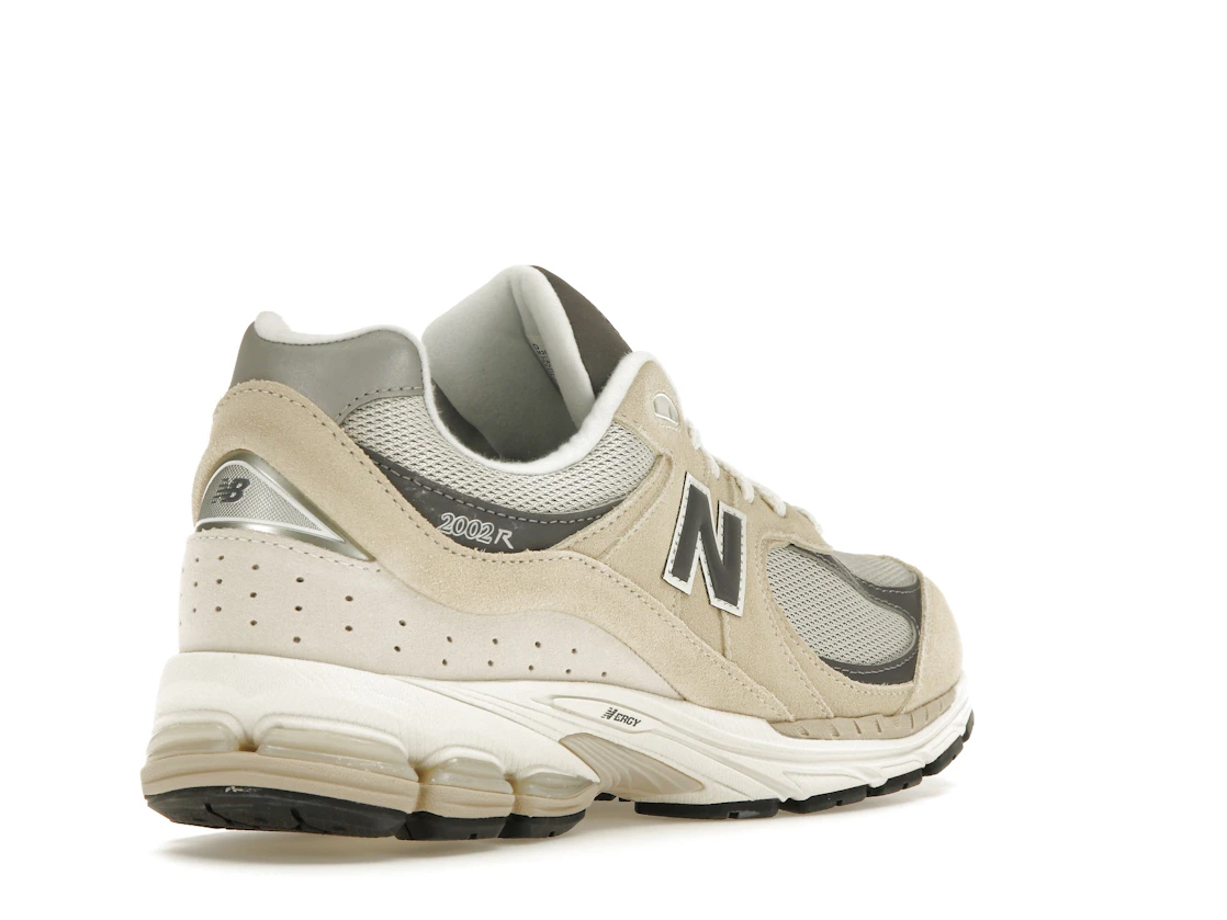 Vue 32 de New Balance 2002R Sandstone Magnet
