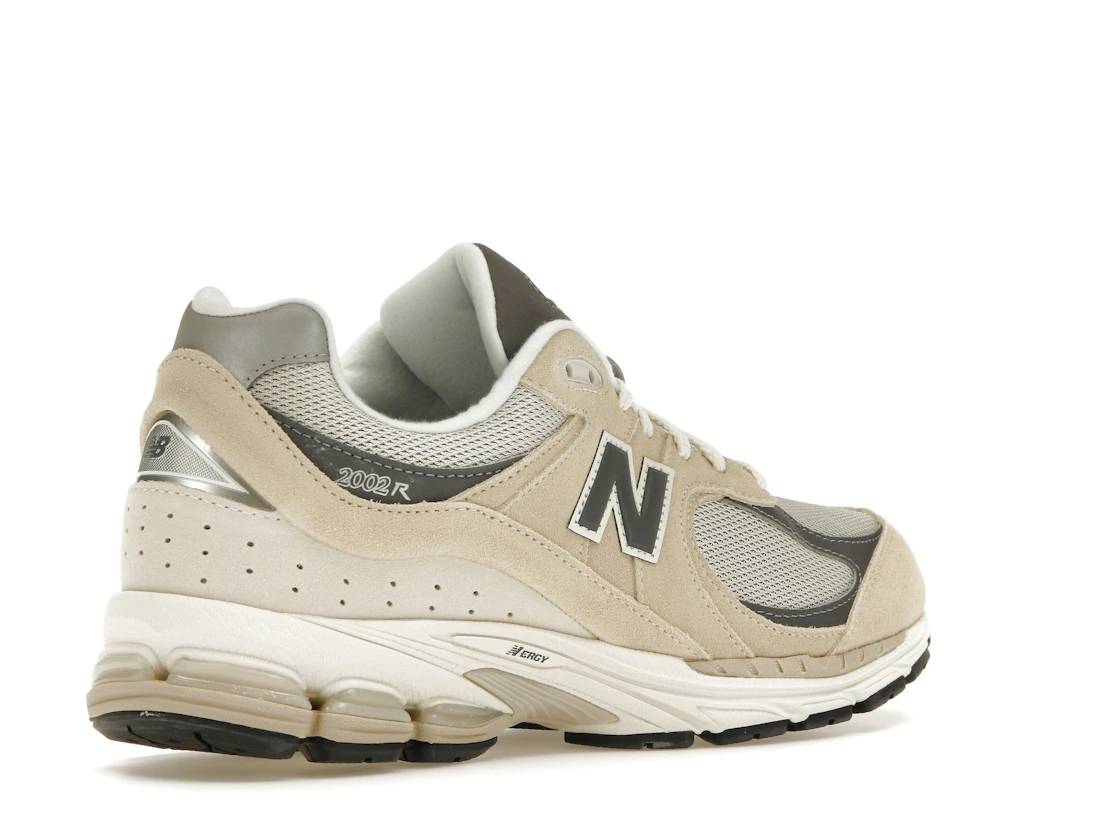 Vue 33 de New Balance 2002R Sandstone Magnet