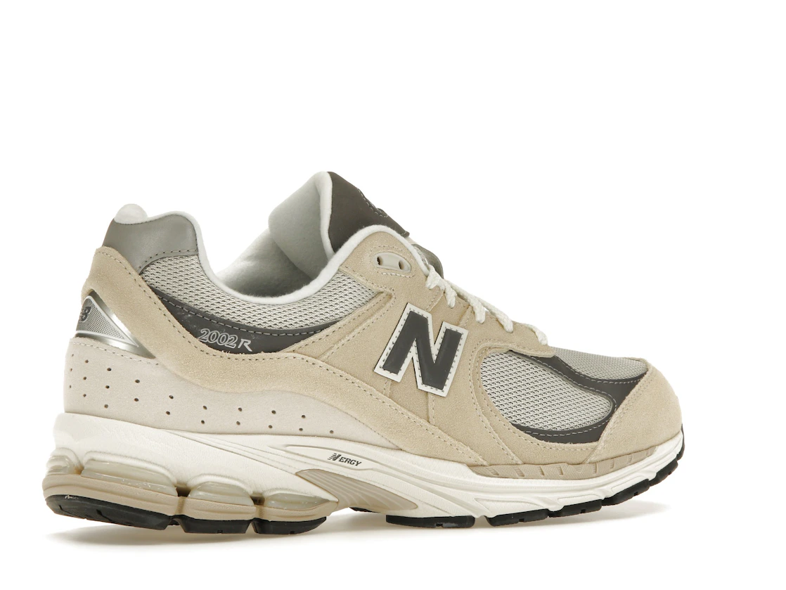 Vue 34 de New Balance 2002R Sandstone Magnet