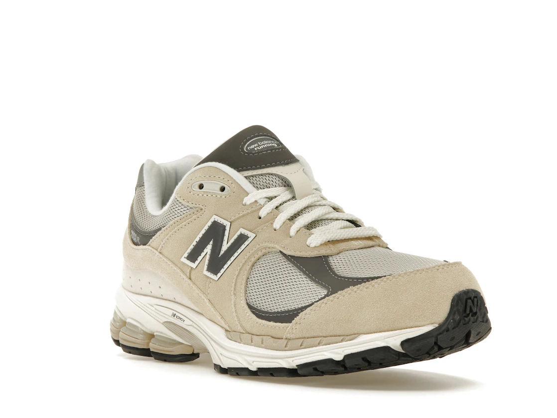Vue 6 de New Balance 2002R Sandstone Magnet