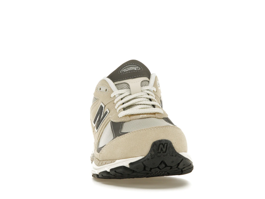 Vue 9 de New Balance 2002R Sandstone Magnet