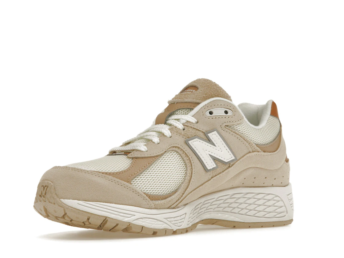 Vue 15 de New Balance 2002R Sandstone