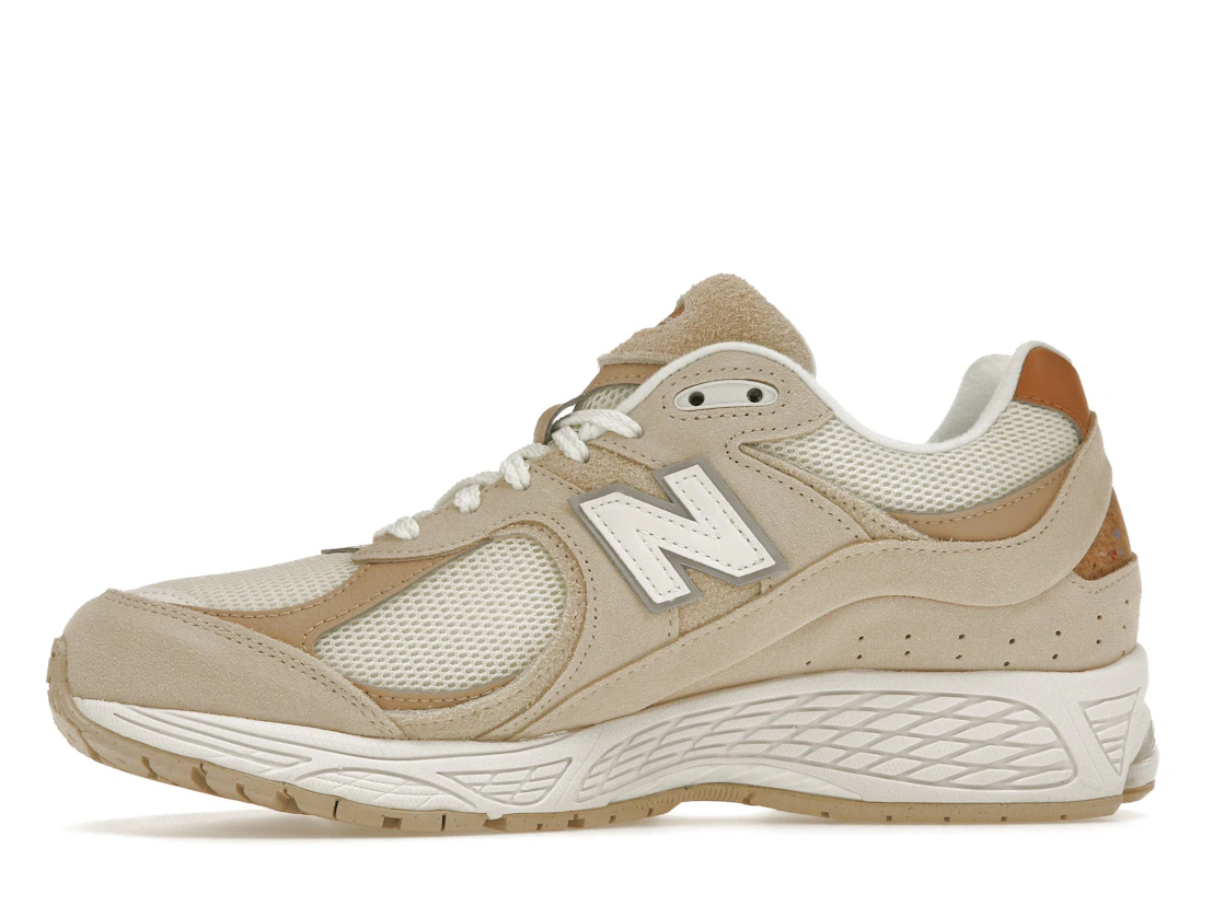 Vue 18 de New Balance 2002R Sandstone