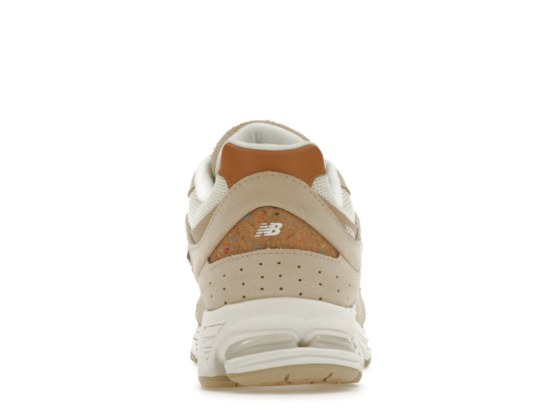 Vue 28 de New Balance 2002R Sandstone