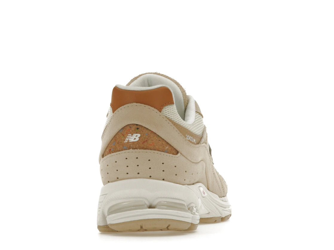 Vue 29 de New Balance 2002R Sandstone