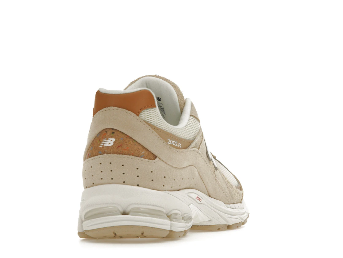 Vue 30 de New Balance 2002R Sandstone