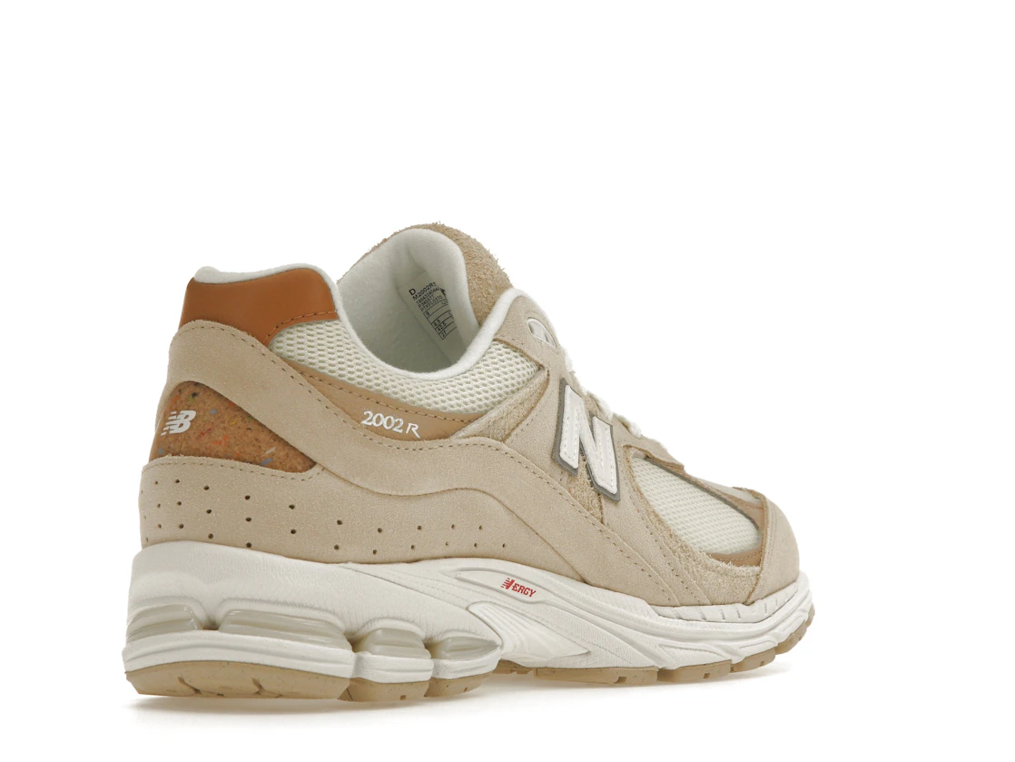 Vue 32 de New Balance 2002R Sandstone