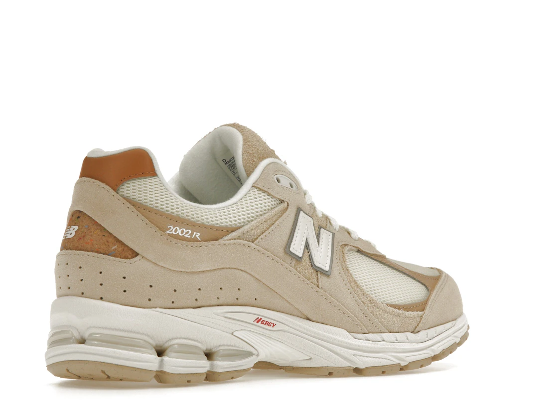 Vue 33 de New Balance 2002R Sandstone