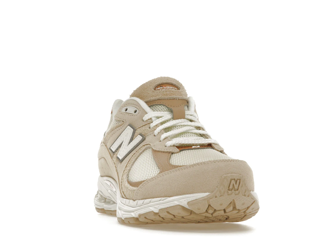 Vue 8 de New Balance 2002R Sandstone