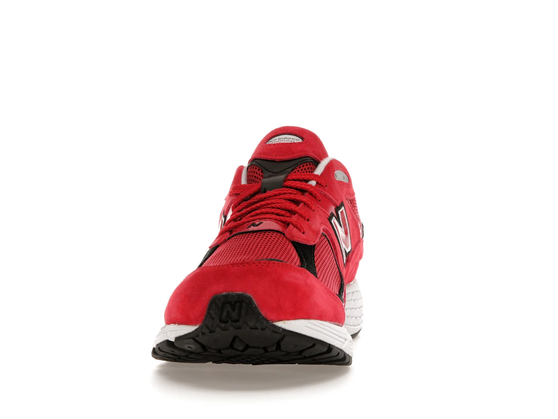 Vue 11 de New Balance 2002R Team Red