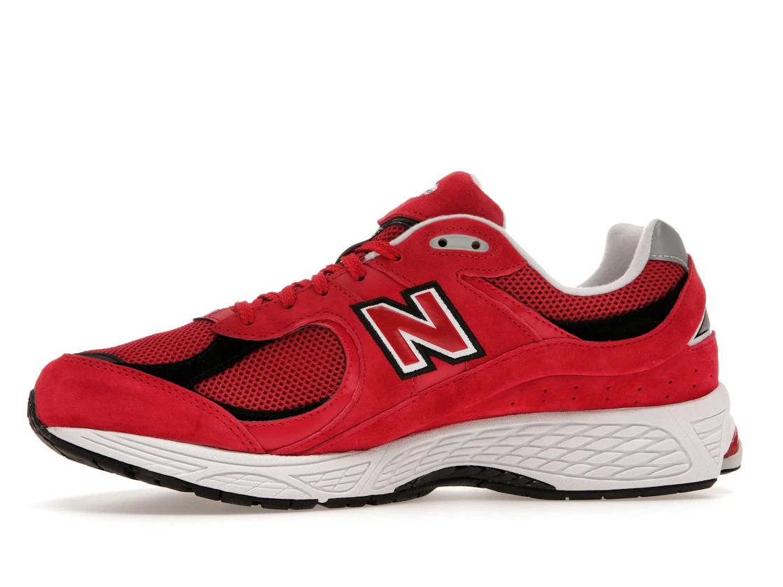 Vue 18 de New Balance 2002R Team Red