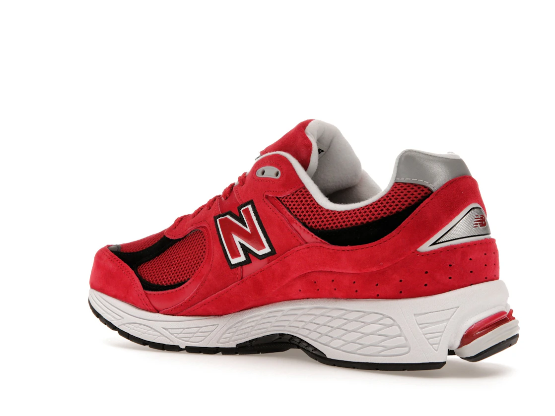 Vue 23 de New Balance 2002R Team Red
