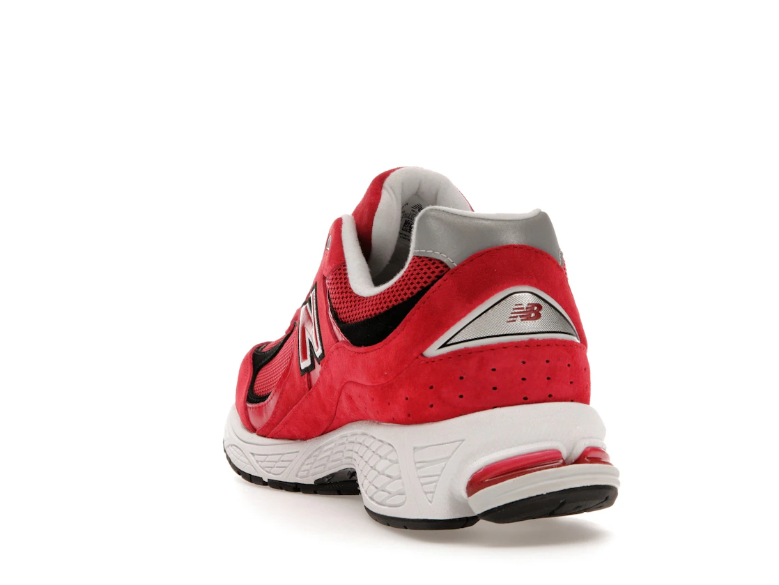 Vue 26 de New Balance 2002R Team Red