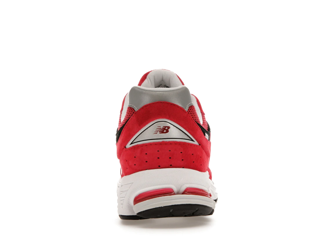 Vue 28 de New Balance 2002R Team Red