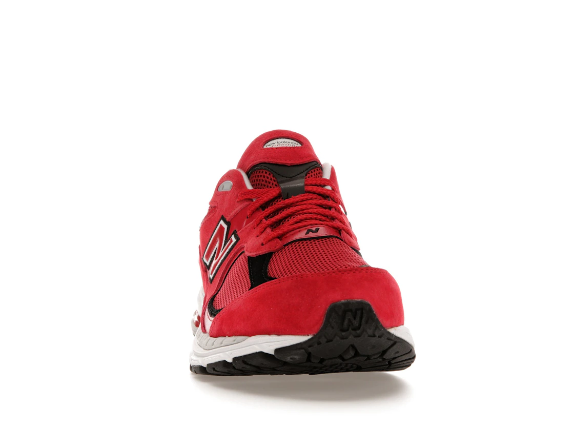 Vue 9 de New Balance 2002R Team Red