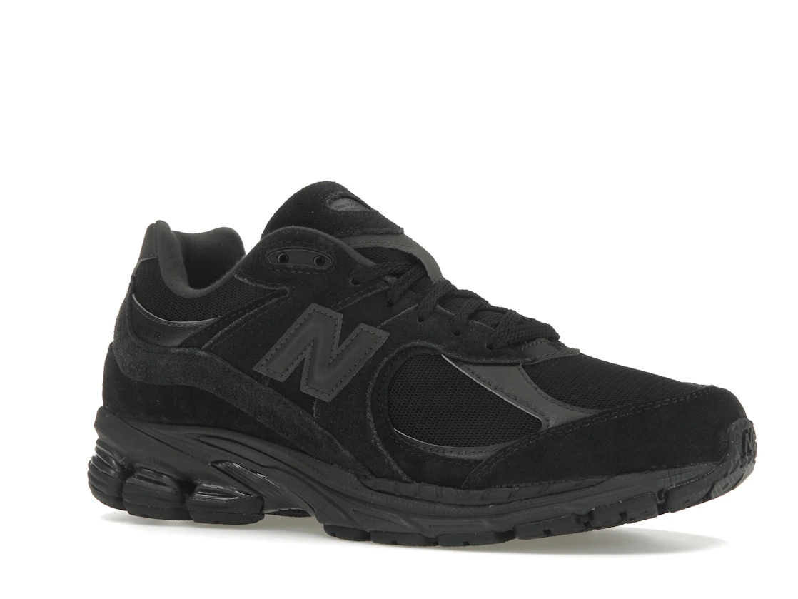 Vue 4 de New Balance 2002R Triple Black Suede