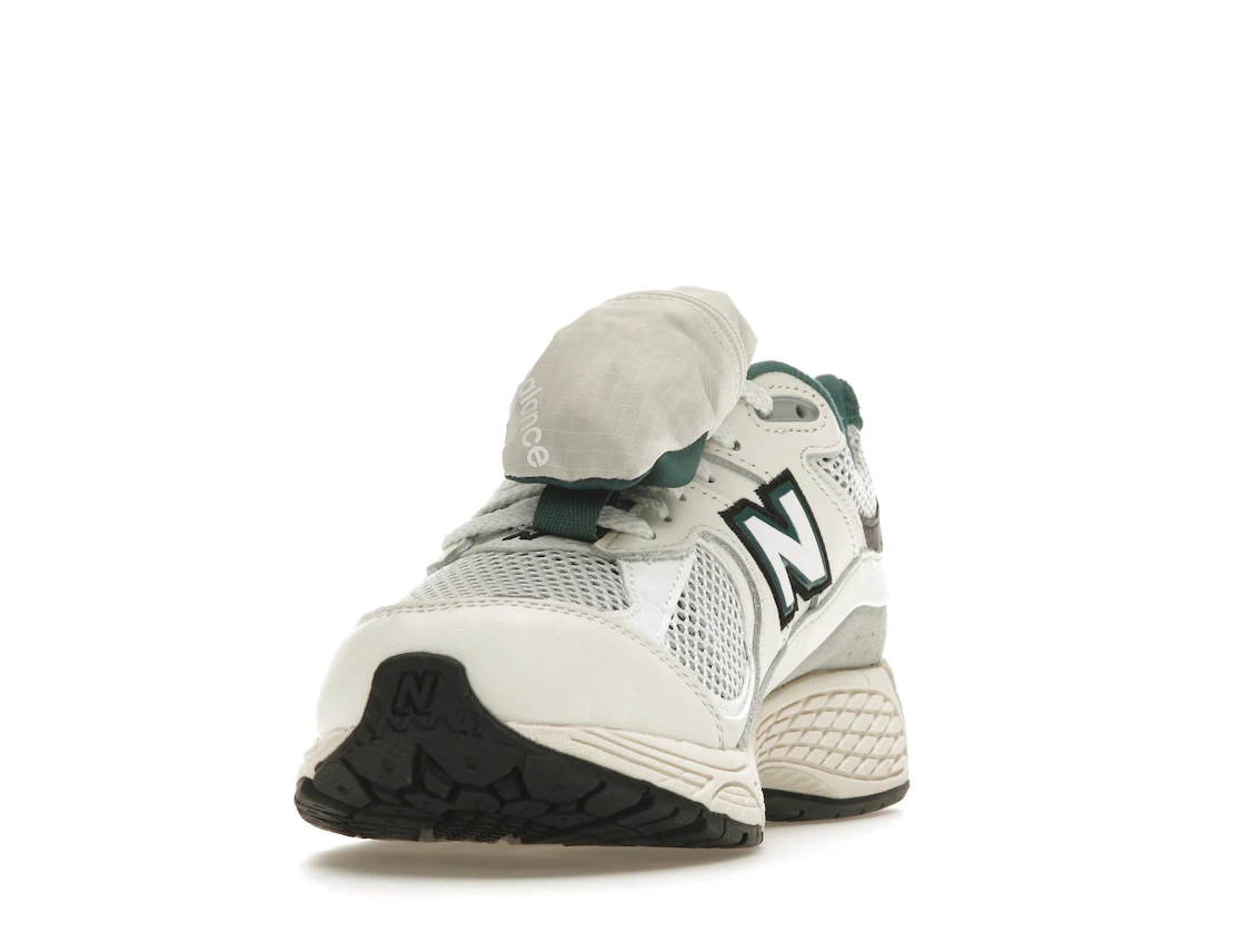 Vue 12 de New Balance 2002R Vintage Teal Pouch