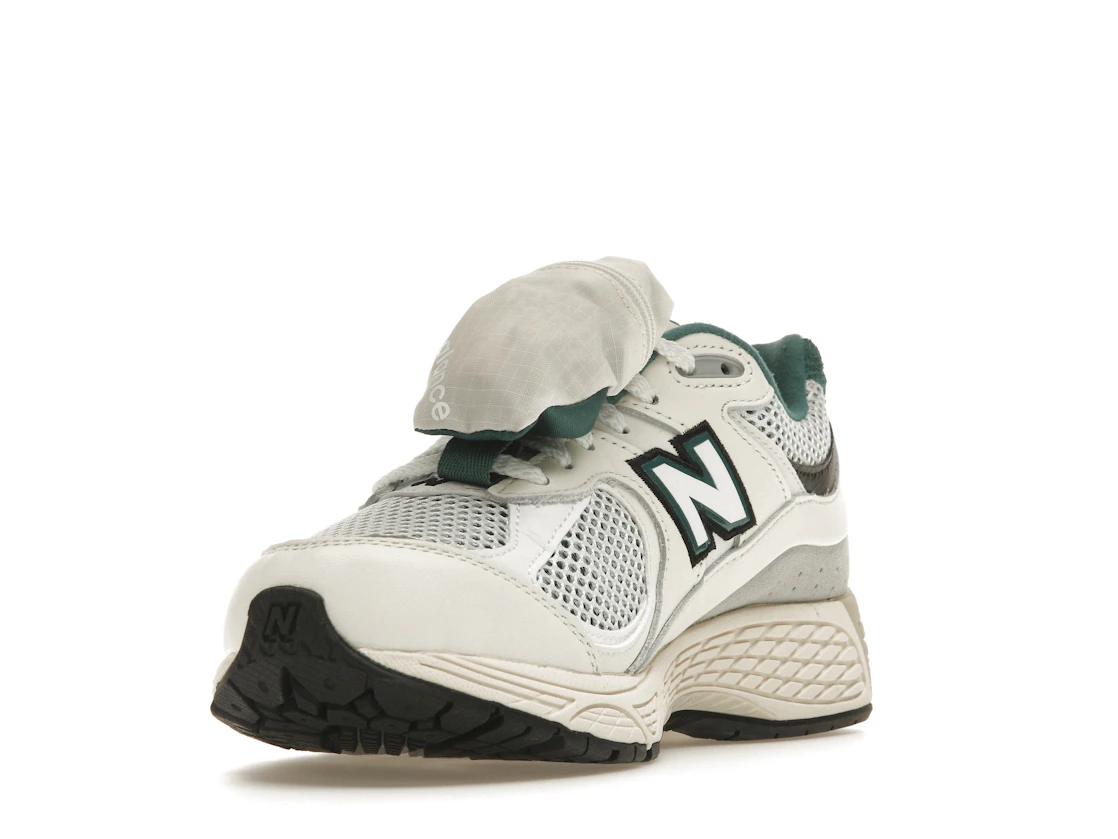 Vue 13 de New Balance 2002R Vintage Teal Pouch