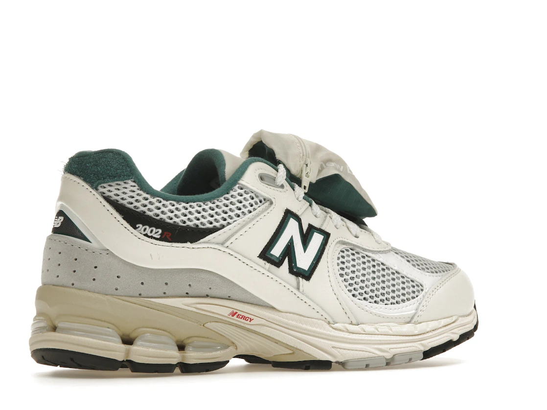 Vue 34 de New Balance 2002R Vintage Teal Pouch