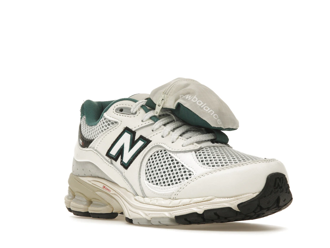 Vue 6 de New Balance 2002R Vintage Teal Pouch