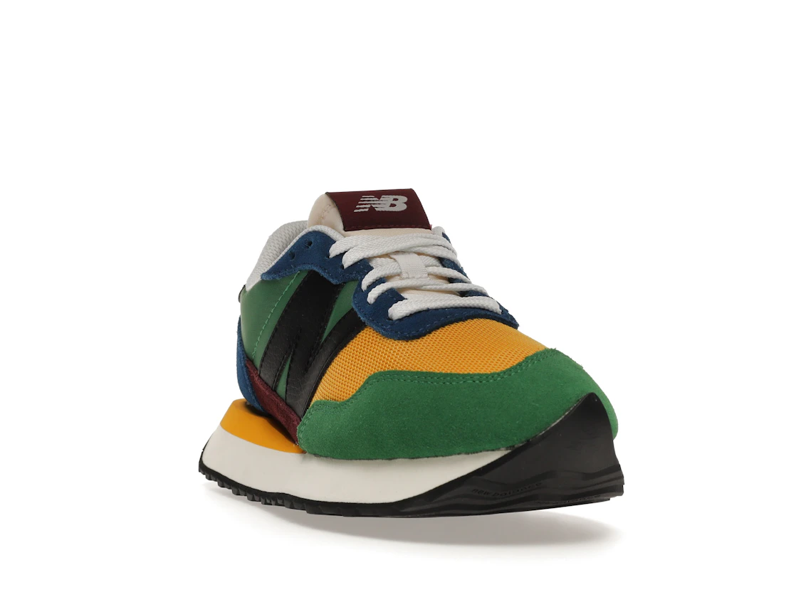 Vue 8 de New Balance 237 Green