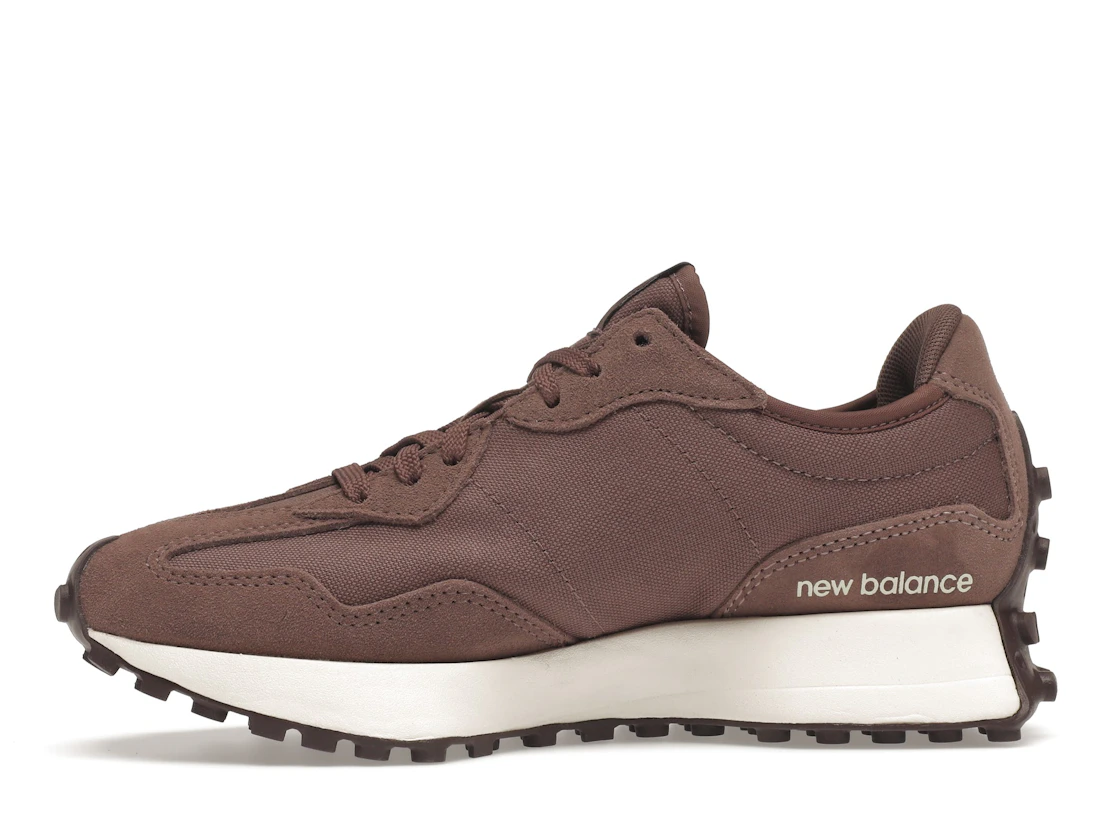 Vue 18 de New Balance 327 Black Fig 