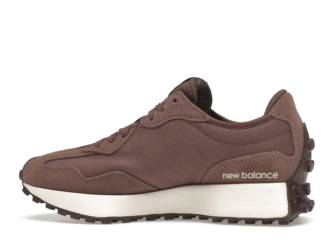 Vue 20 de New Balance 327 Black Fig 