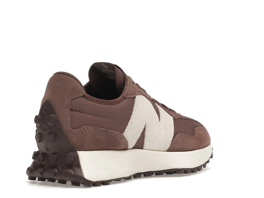 Vue 32 de New Balance 327 Black Fig 