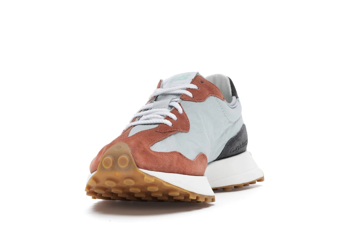 Vue 12 de New Balance 327 Brown Grey